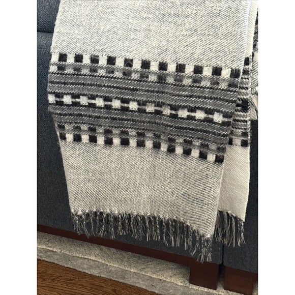Textil ABA Peru Alpaca Wool Gray Black Throw Fringe Reversible Blanket 67” X 60” - Picture 1 of 11